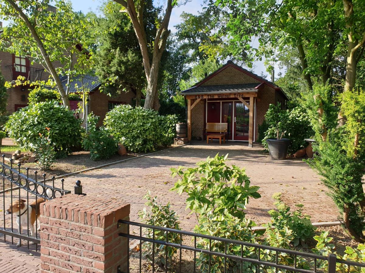 The Walnut Tree Bed & Breakfast Hellevoetsluis Exterior foto