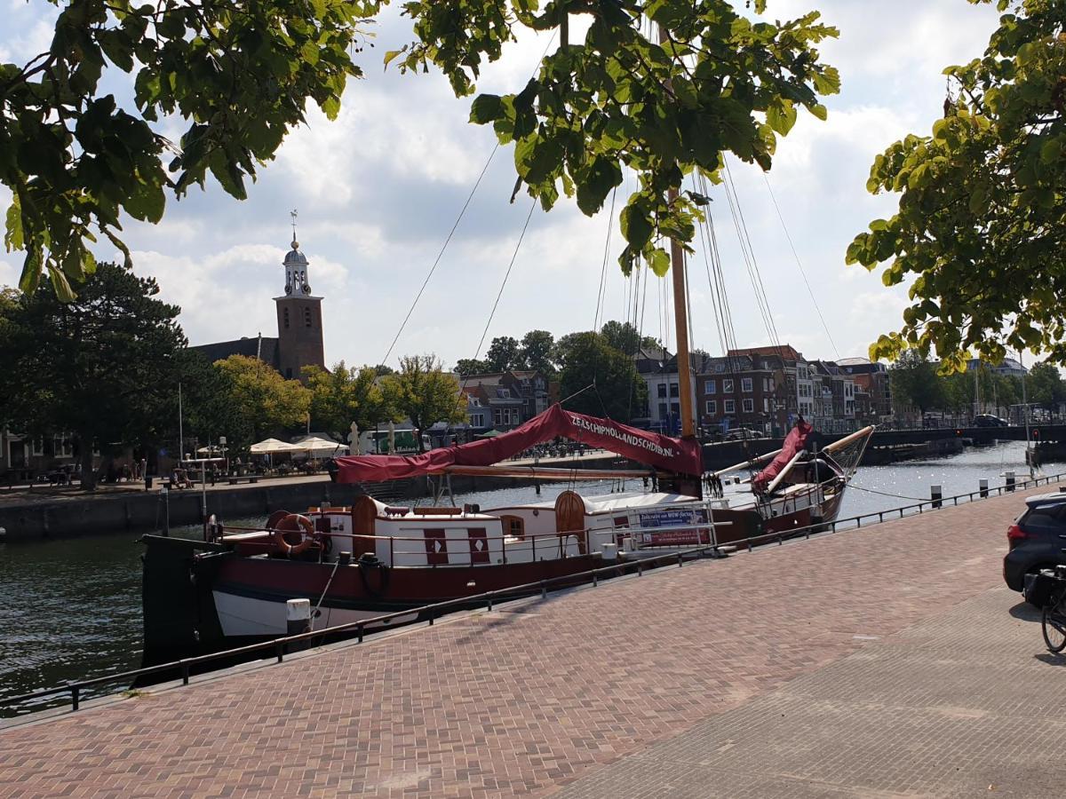 The Walnut Tree Bed & Breakfast Hellevoetsluis Exterior foto